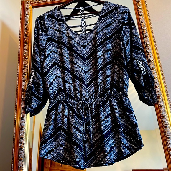 Maurices Tops - NWOT MAURICES LIGHT WEIGHT WRINKLE FREE FABRIC 3/4 SLEEVE SUMMER TOP SMALL